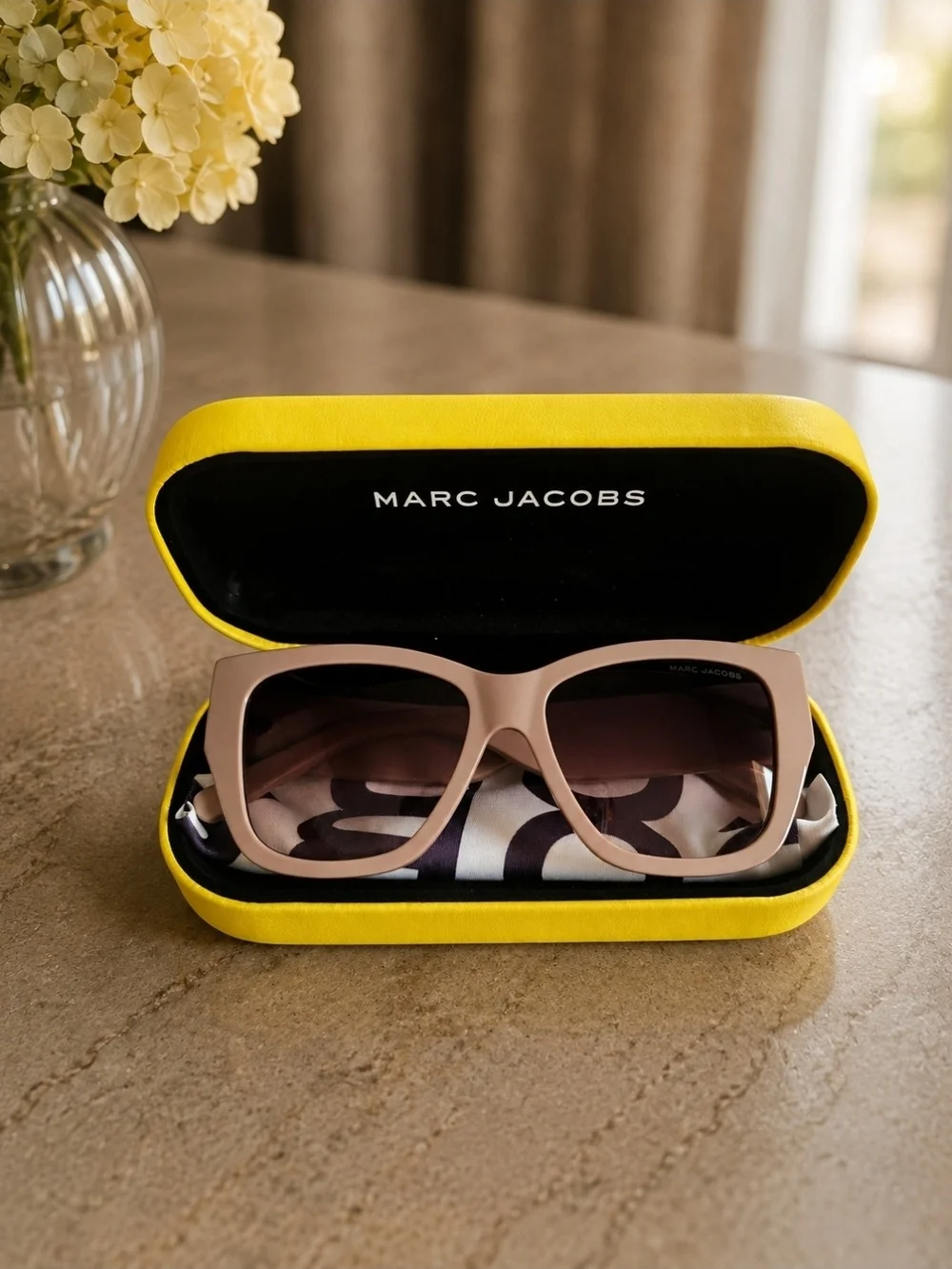 Marc Jacobs Oversized Logo Sunglasses Beige New with Box and Cloth